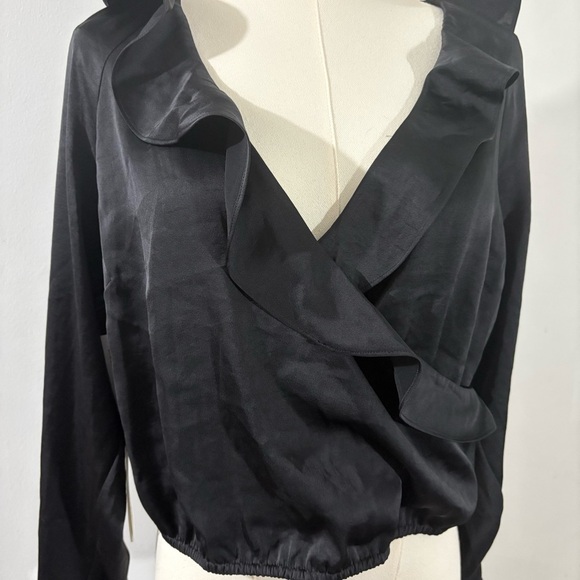 Aritzia Wilfred Spartina Black Ruffle V Neck Blouse Bell Sleeve Sz L Boho Fairy - Picture 2 of 11